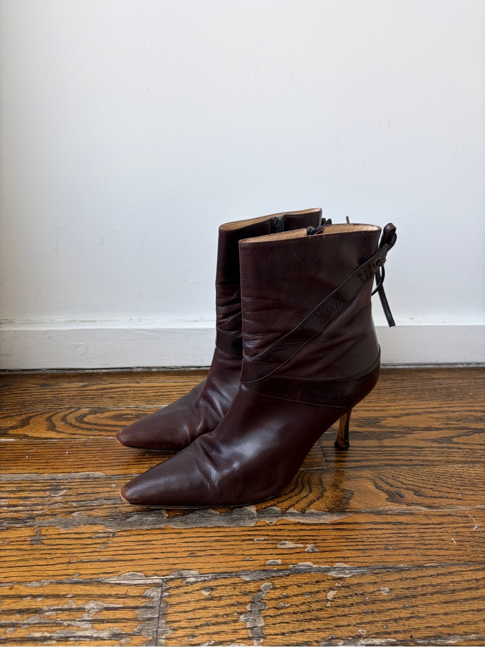 Manolo Blahnik Pointed Toe Brown Leather Ankle Boots